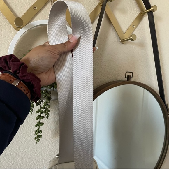 Lululemon 1L belt bag - Picture 7 of 8